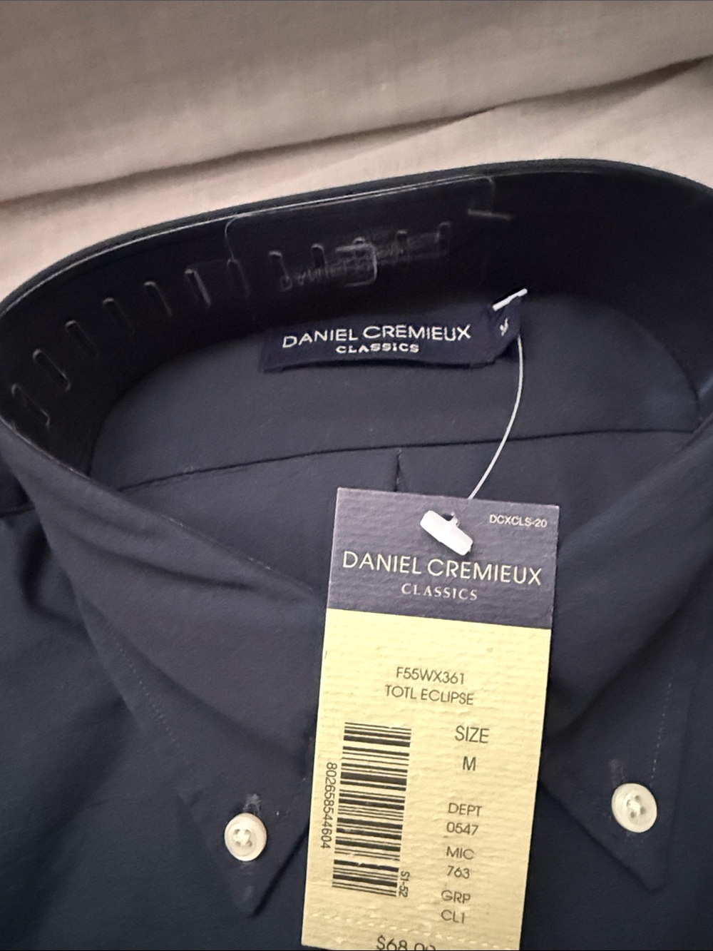 Lot of 2 men’s shirts (1) Daniel cremieux navy (1) Pendleton gold. Size medium - Picture 6 of 7